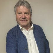 Stadtrat Wolfgang Scharinger fordert konkrete Schritte für den Glasfaserausbau in der Gemeinde (Fotocredit: Liste Scharinger)